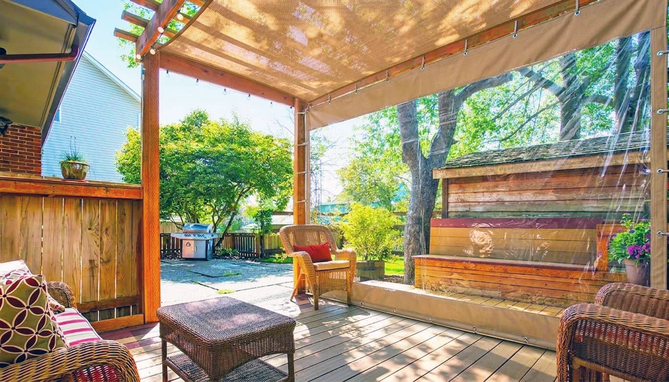 Transformer une pergola avec une bâche